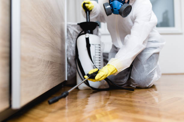Best Best Pest Control Companies  in Combined Locks, WI